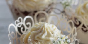 Beitragsbild des Blogbeitrags Bananen Cupcakes im Hochzeitsdesign 