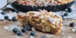 Beitragsbild des Blogbeitrags Glutenfreie Apfel-Heidelbeer Tarte
