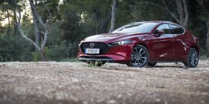 Beitragsbild des Blogbeitrags Der neue Mazda3 Skyactiv-G122 COMFORT+ im Test!