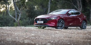 Beitragsbild des Blogbeitrags Der neue Mazda3 Skyactiv-G122 COMFORT+ im Test! 