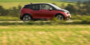Beitragsbild des Blogbeitrags E-Ausflugsfahrt: Der BMW i3s im Test!