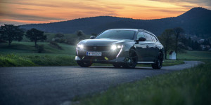 Beitragsbild des Blogbeitrags Der 360 PS starke Peugeot 508 SW PSE im Kurztest! 