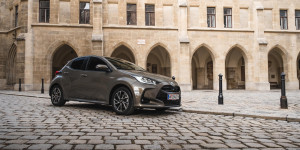 Beitragsbild des Blogbeitrags Der Toyota Yaris Design Hybrid im Test! 