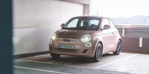 Beitragsbild des Blogbeitrags Der FIAT 500e Hatchback Icon im Test!