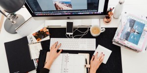 Beitragsbild des Blogbeitrags Erfolgreich Bloggen lernen – geht das eigentlich?