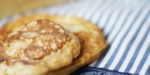 Beitragsbild des Blogbeitrags Süßkartoffel-Pancakes – der Herbst und seine Wolldecke