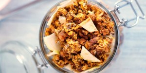Beitragsbild des Blogbeitrags Kürbis-Knuspermüsli | Freundliche Übernahme mit Becoming Green.