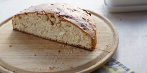 Beitragsbild des Blogbeitrags Süßes Mandel-Toastbrot | von Kevin’s Buch “Süßes Brot”