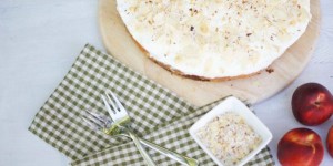 Beitragsbild des Blogbeitrags Pfirsich-Amaretto-Sahnetorte | + warum Foodtrucks auch nicht besser als Würstelstandl sind