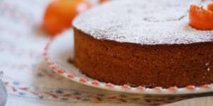 Beitragsbild des Blogbeitrags Mandarinenkuchen mit ganzen Früchten | glutenfrei und ohne Fett. 