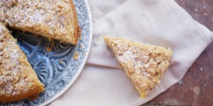 Beitragsbild des Blogbeitrags Mango-Streuselkuchen | dein saftiger Übergang in den Frühling. 