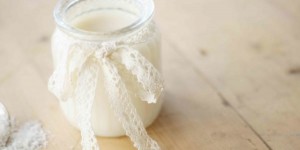 Beitragsbild des Blogbeitrags selbstgemachte Kokosmilch | heute mal nackige Tatsachen.