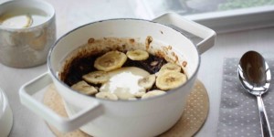 Beitragsbild des Blogbeitrags Gebackener Porridge mit Heidelbeeren | Bekenntnisse eines Frühstücksfans