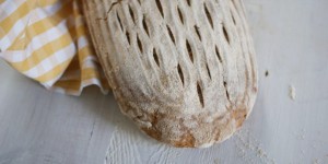Beitragsbild des Blogbeitrags Einfaches Einkornbrot | auf Sauerteig-Basis