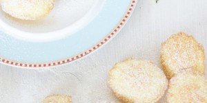 Beitragsbild des Blogbeitrags Rosenwasser Madeleines | Premiere aus Frankreich. 