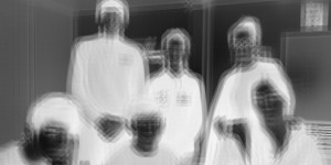 Beitragsbild des Blogbeitrags autoritäre staatsmacht gegen unschuldige menschen