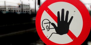Beitragsbild des Blogbeitrags wer den atem des lebens abwürgt, mordet.