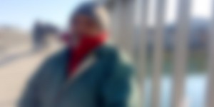 Beitragsbild des Blogbeitrags armutsreisender mit fäkalien beworfen