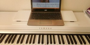 Beitragsbild des Blogbeitrags Online Klavier lernen: flowkey im Test 