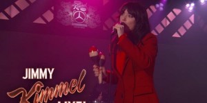 Beitragsbild des Blogbeitrags Sharon Van Etten – ‘Seventeen’ live bei Kimmel
