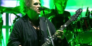 Beitragsbild des Blogbeitrags The Cure – A Forest, Lullaby & Boys Don’t Cry Live vom Pinkpop 2019