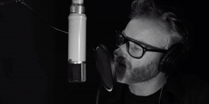 Beitragsbild des Blogbeitrags Matt Berninger & Phoebe Bridgers – Walking On A String