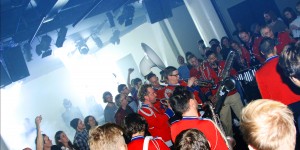 Beitragsbild des Blogbeitrags Live music at Swarovski Kristallwelten #fmriese