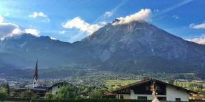 Beitragsbild des Blogbeitrags Am Tiroler Jakobsweg: Vom Tränenwunder zur Johannes-Reliquie 