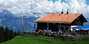 Beitragsbild des Blogbeitrags Patscherkofel: Vier Almen, vier Mal einkehren