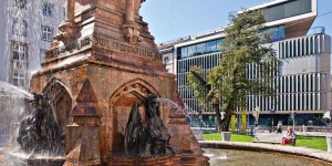 Beitragsbild des Blogbeitrags Discover the Boznerplatz square in Innsbruck: what to see, eat, drink and do