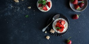 Beitragsbild des Blogbeitrags Cremiges Erdbeertiramisu 