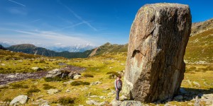 Beitragsbild des Blogbeitrags Die geheimen Zeichen des ‘b’schriebenen Stoa’ im Viggartal 