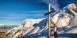 Beitragsbild des Blogbeitrags Schneeschuhwandern und Rodelspaß