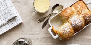 Beitragsbild des Blogbeitrags Buchteln mit Vanillesauce