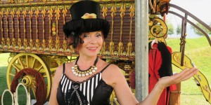 Beitragsbild des Blogbeitrags Circus Roncalli brings the Magic of Summer to Swarovski Crystal Worlds