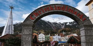 Beitragsbild des Blogbeitrags Tour dei mercatini di Natale a Innsbruck: Marktplatz, Old Town, Hungerburg