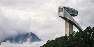 Beitragsbild des Blogbeitrags Wonky Hotels And Spiral Ski Jumps: Innsbrucks Modern Architecture 