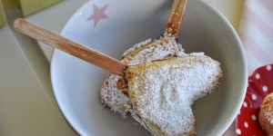 Beitragsbild des Blogbeitrags Herz-Lollies. Ein gefülltes Herz für Mama.