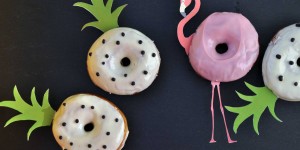 Beitragsbild des Blogbeitrags Funky Donuts. Fasching mit Flamingo und Ananas. 