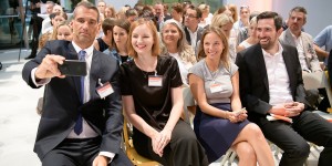 Beitragsbild des Blogbeitrags Influencer Marketing: Expertentalk zu Erfolgsfaktoren, Vorteilen und Risiken
