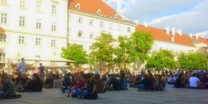 Beitragsbild des Blogbeitrags konzert #45: gin ga, kreisky, fiva @ sommer eröffnung museumsquartier | 07.05.2015 