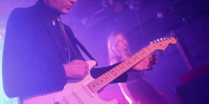 Beitragsbild des Blogbeitrags konzert #7: papercuts, still corners @ flex cafe | 16.04.2022