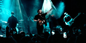 Beitragsbild des Blogbeitrags hosted by wiebke | only the poets @ simm city | 15.04.2023