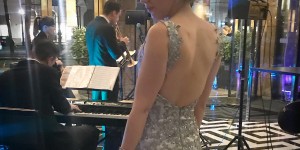 Beitragsbild des Blogbeitrags Golden Masquerade Ball Hilton Vienna Plaza