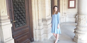Beitragsbild des Blogbeitrags Mit Pastellfarben in den Frühling in einem Kleid von Sylvie T.: One Trend – Different Styles 