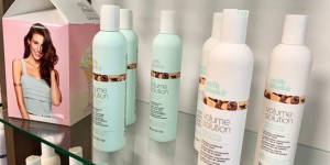 Beitragsbild des Blogbeitrags Professionelle Haarpflege mit milk_shake: Trendcocktail im G-Room Vienna 