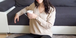 Beitragsbild des Blogbeitrags Im Trend: Diese kuscheligen Pullover tragen wir jetzt in der Herbst-/Wintersaison
