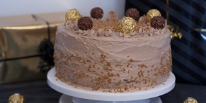 Beitragsbild des Blogbeitrags Ferrero Rocher Torte 