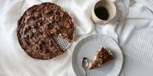 Beitragsbild des Blogbeitrags Ferrero Rocher-Torte