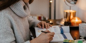 Beitragsbild des Blogbeitrags Türchen 10 – Weiterbilden mit der VHS